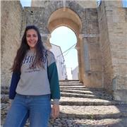 Profesora de apoyo para niños de entre primaria y ESO